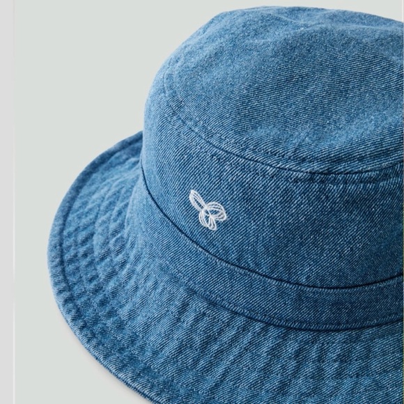 NWOT TNA Aritzia Sold Out Denim Bucket Hat Size S/M - Picture 2 of 6